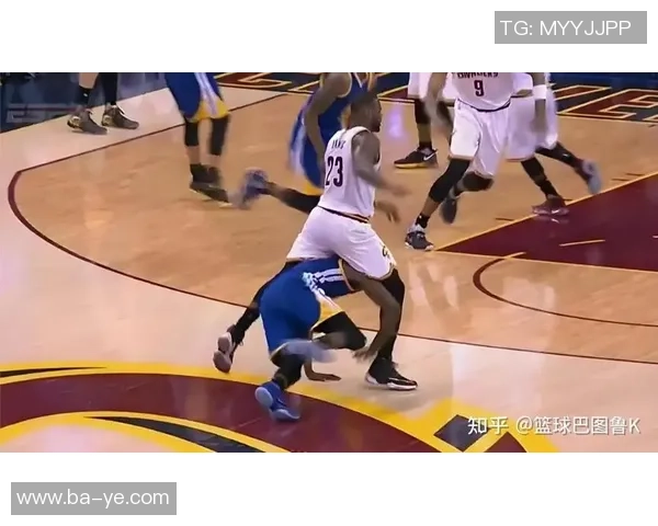 2018年勇士与骑士总决赛第三场精彩回放分析与战术解读